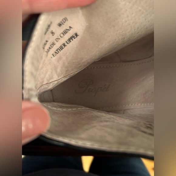 Propet Ava Ankle Bootie Leather Upper Crossover Strap Velcro Closing Women Sz 8D - Picture 8 of 9